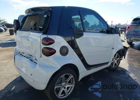 2008 Smart Fortwo Passion/Pure z USA, uszkodzony, nr VIN WMEEJ31X38K122370